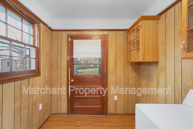 Building Photo - 23 Brownwood Dr