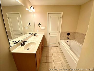 Building Photo - 1248 Braybrooke Pl