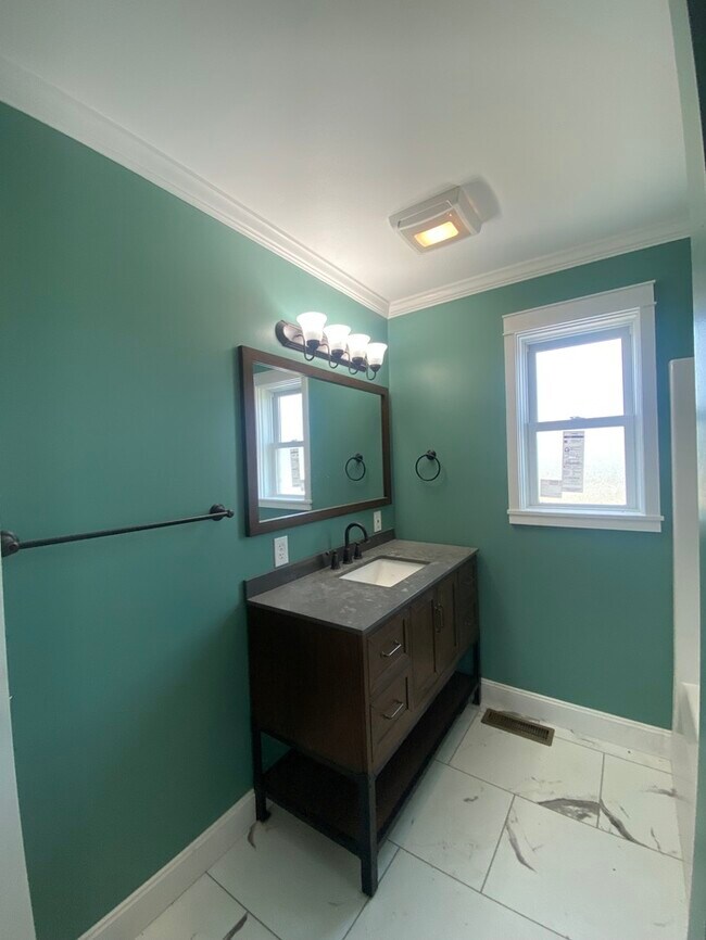 Building Photo - Brand new construction 5 bedroom 3 bath wi...