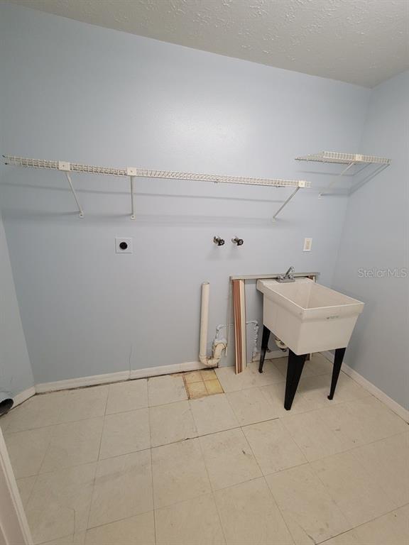 Building Photo - 7553 High Pines Ct