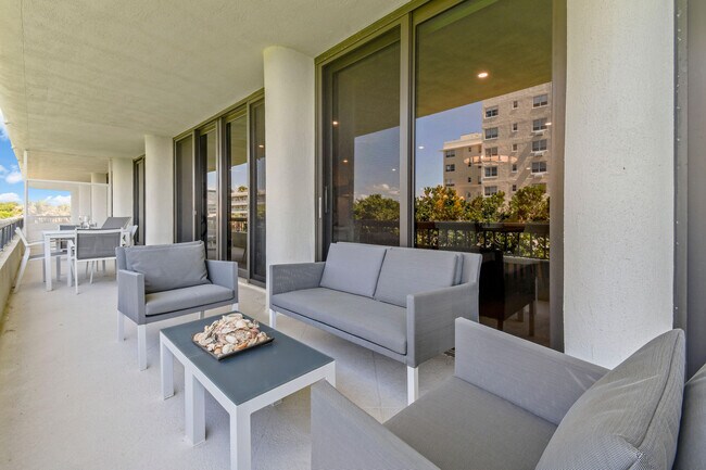 Building Photo - 2660 S Ocean Blvd