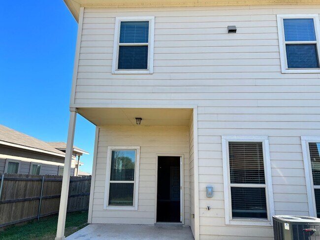 Building Photo - 2207-2209-2209 Avery Village
