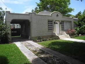 Building Photo - 1720 SW 22nd Terrace