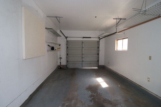 Building Photo - Spacious Home for rent!