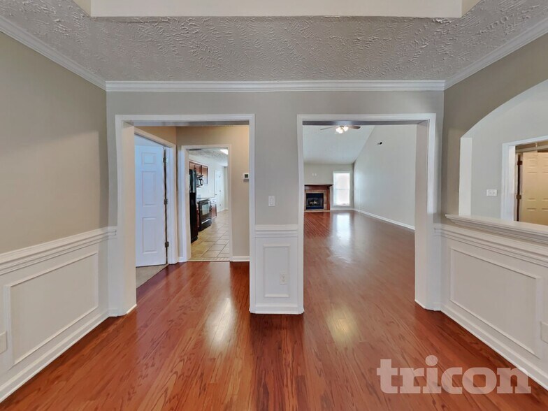 Building Photo - 3479 Melrose Dr