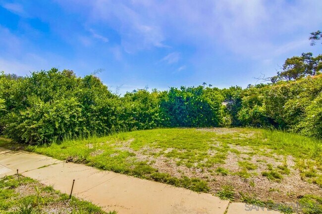 Building Photo - 631 San Gorgonio St