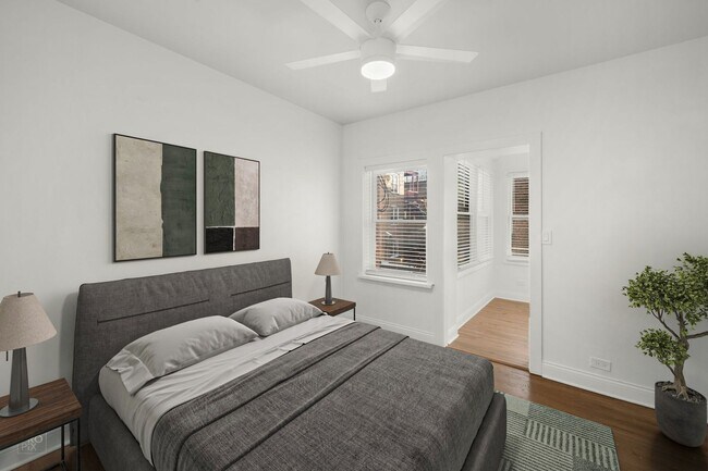 Building Photo - “Spacious 4-Bedroom Duplex in Rogers Park With In-Unit Laundry & Pet-Friendly Living!”