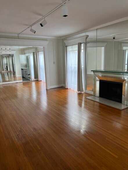 Building Photo - 8276 Norton Ave