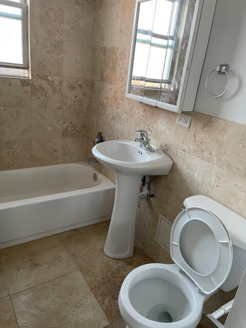 Building Photo - 7626 N Milwaukee Ave