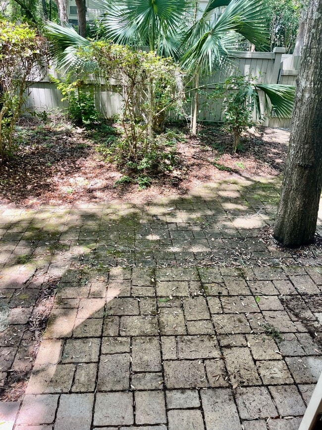 Building Photo - 9727 SW 52 Ln