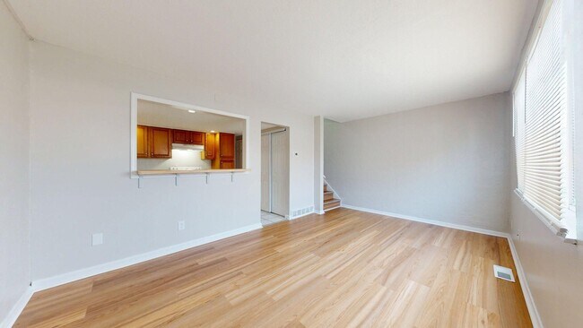 Building Photo - Elyria - fully updated two bedroom townhouse for rent!