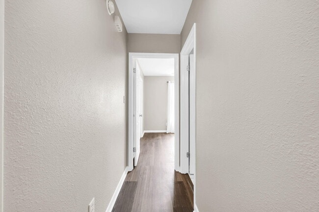 Building Photo - 200 White St