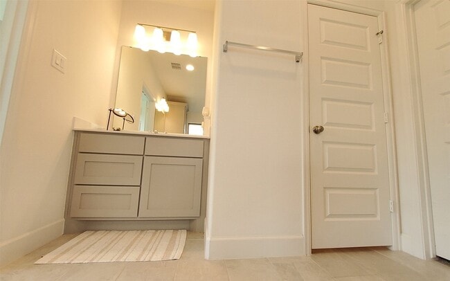 Building Photo - 27127 Cutleaf Daisy Ct