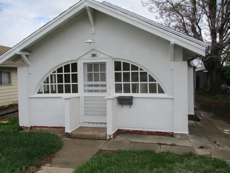 Primary Photo - 419 E 6th St