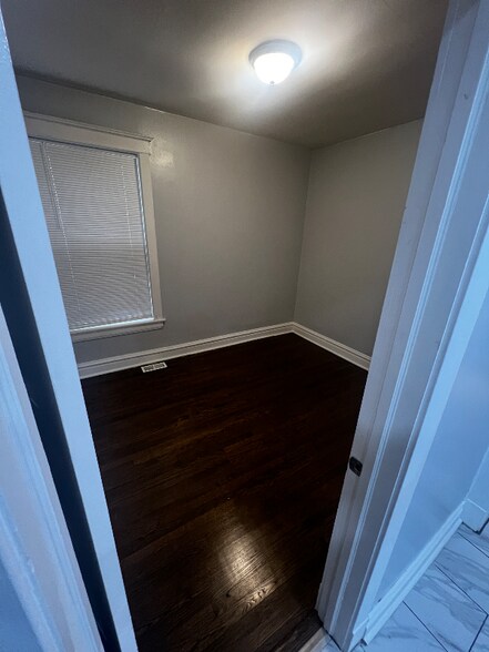 Building Photo - 6938 S Green St