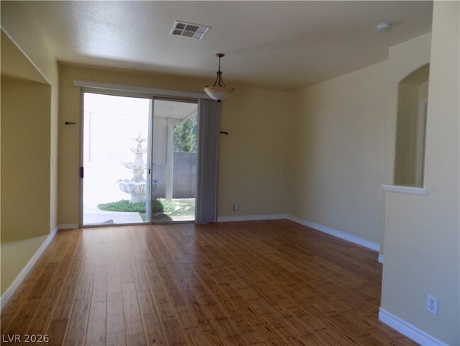 Building Photo - 300 Magnolia Arbor St