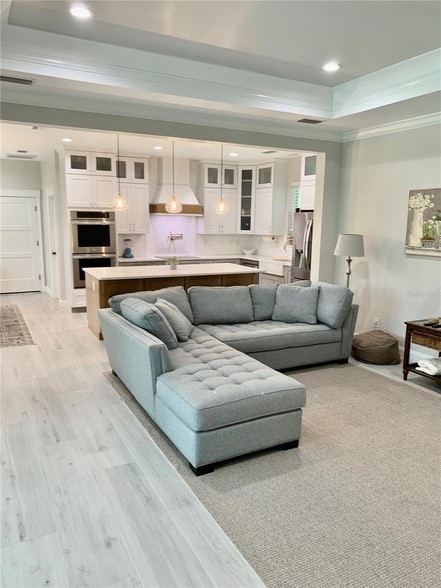 Building Photo - 2129 Lorraine Dr