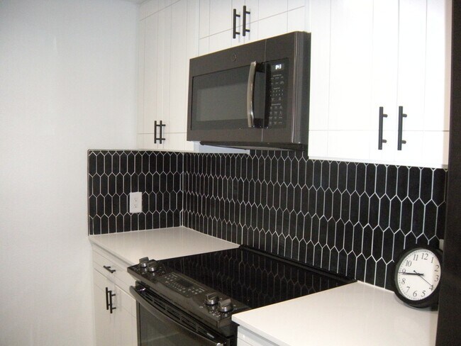 Building Photo - K056 - Orange Tree #79