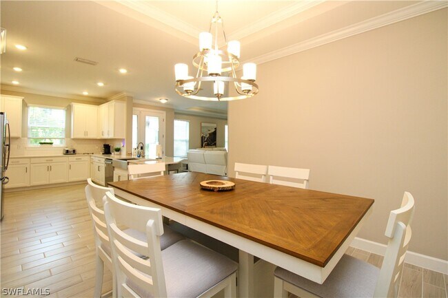 Building Photo - 15565 Vittorio St