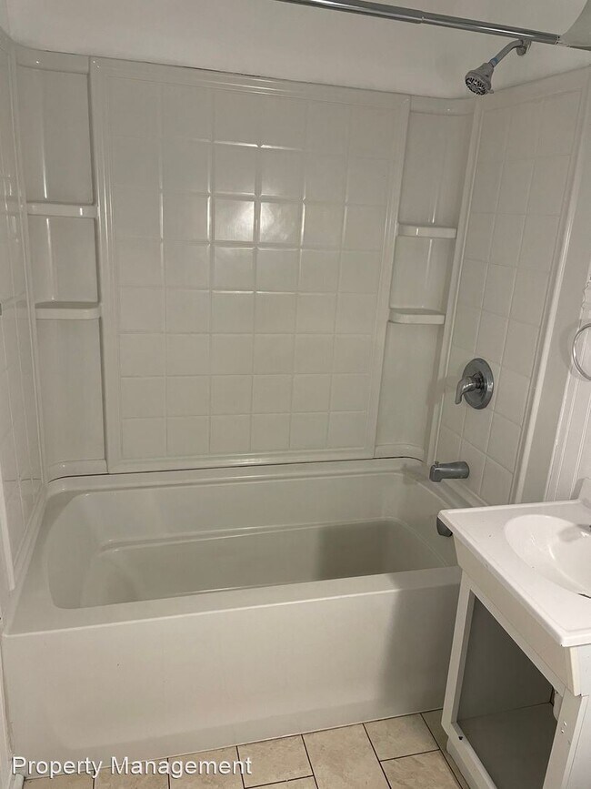 Building Photo - 1 br, 1 bath House - 12 Sigwin Circle - Fu...