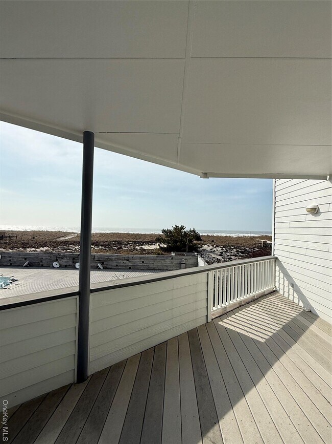 Building Photo - 261 Dune Rd