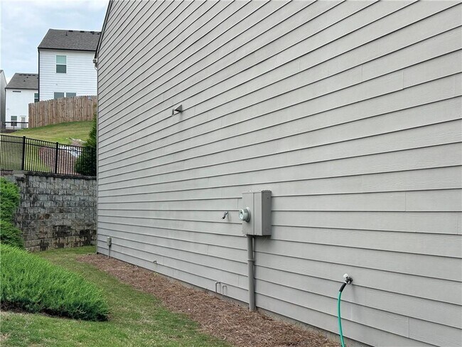 Building Photo - 239 Turner Ln