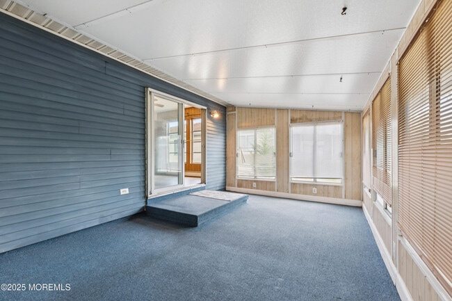 Building Photo - 202 Bonaire Dr