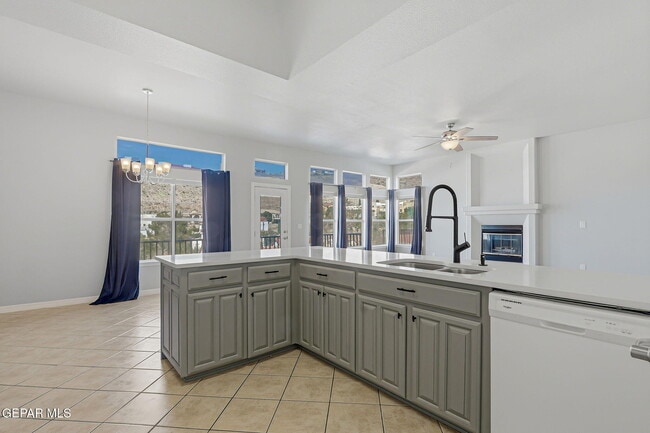 Building Photo - 4717 Excalibur Dr