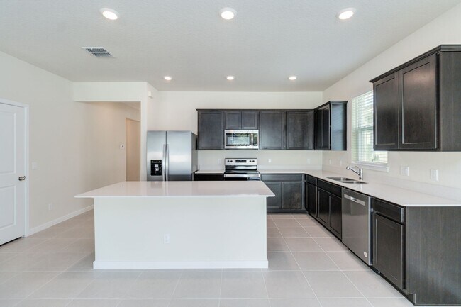 Building Photo - Beautiful 4/2 Energy Efficient Home in St. Cloud For Rent