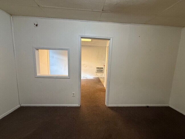 Building Photo - 19 1/2 S. Jefferson, Apt 3