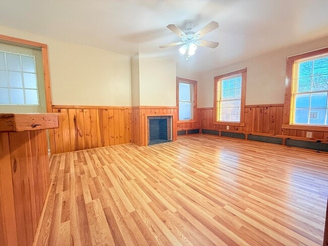 Building Photo - 60 High St