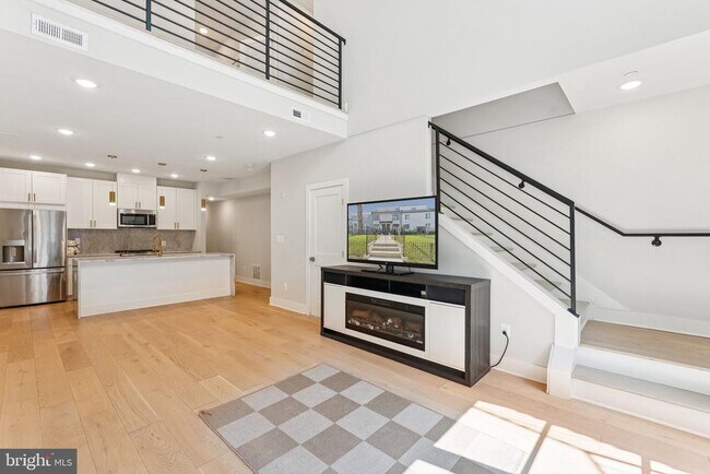 Building Photo - 1705 Trinidad Ave NE