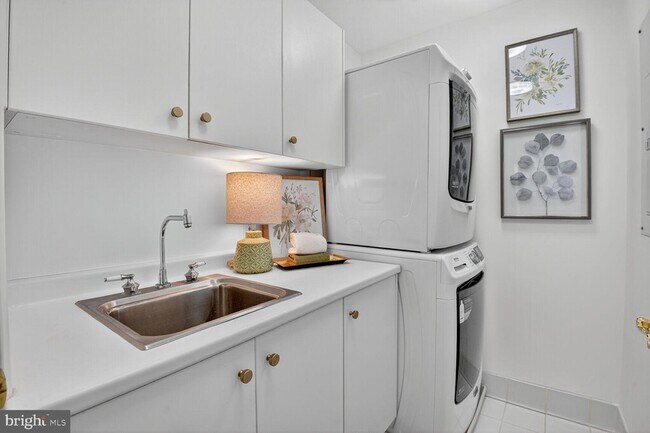 Building Photo - 5630 Wisconsin Ave