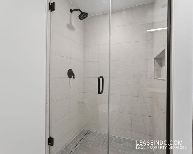 Building Photo - 1332 8th St NW