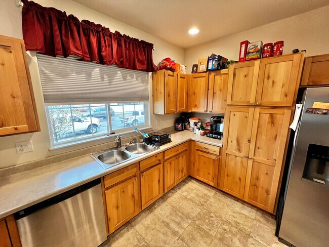 Building Photo - Spacious 4 Bed, 2 1/2 Bath House in Berthoud!
