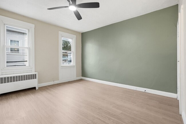 Building Photo - **Private Bloomfield 2BR Retreat – Walk to Liberty Ave, Steps from It All (15224)**