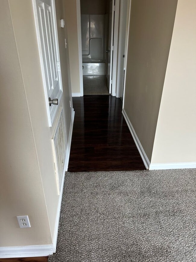 Building Photo - 3839 Jockey Dr