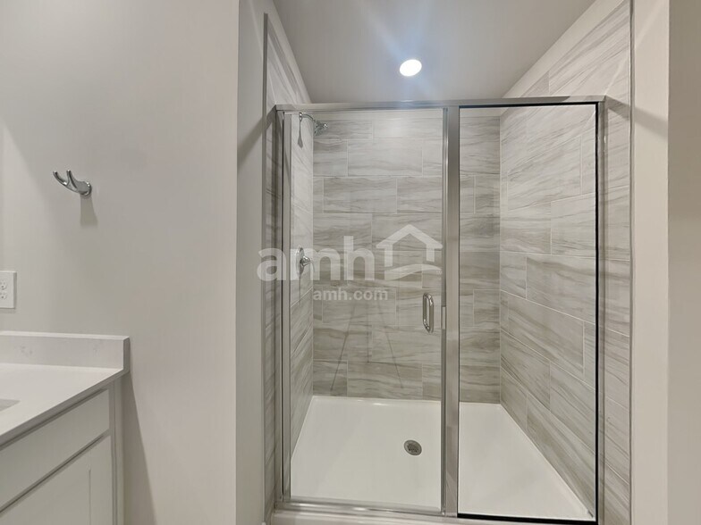 Building Photo - 548 Crowder Pl