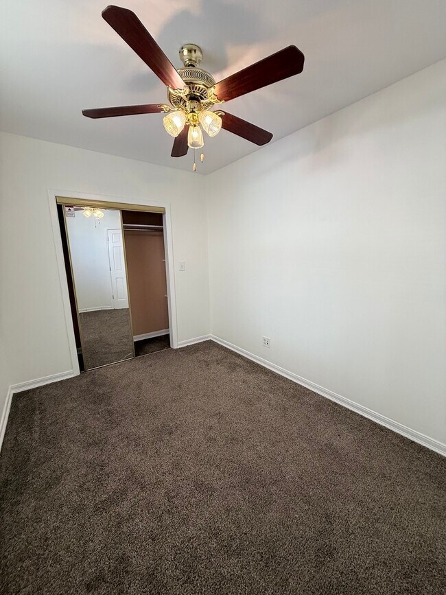 Building Photo - 3643 S Hamilton Ave