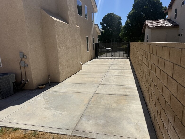 Building Photo - 43725 Windrose Pl