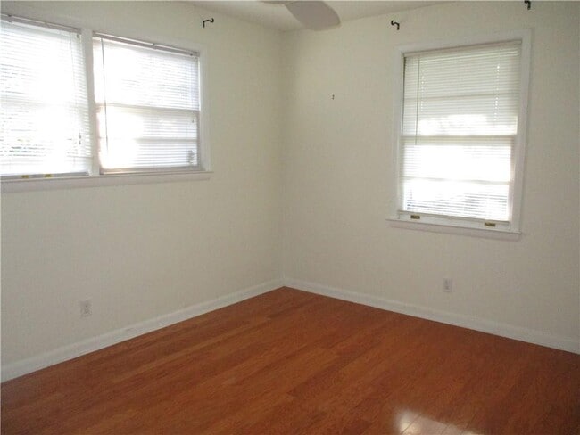 Building Photo - 112 Highland Ave