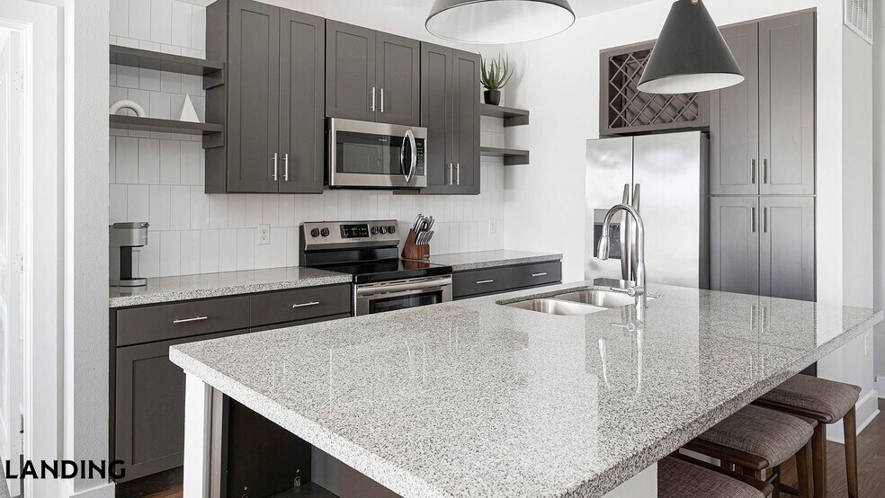 Building Photo - 701 Rahling Rd