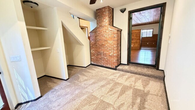 Building Photo - 54080 Pine Crest Ave