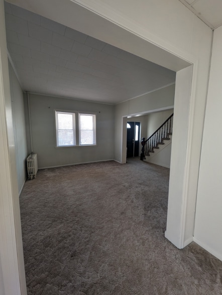 Building Photo - 43 Willow St