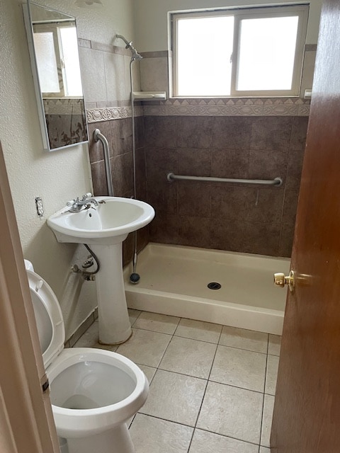 Building Photo - 4639 E Hamilton Ave