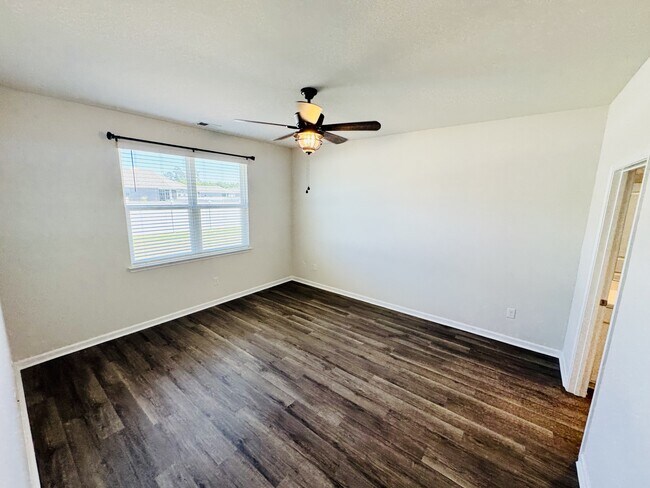 Building Photo - 1805 Castlebay Dr