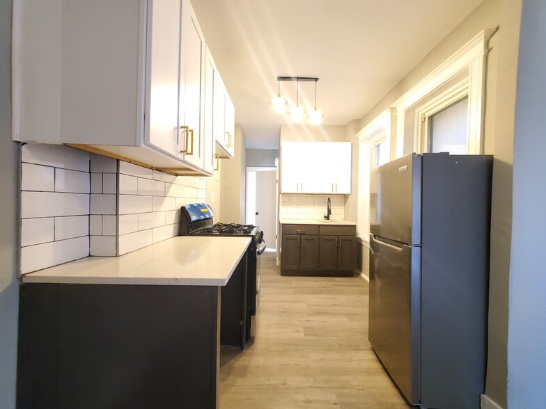 102 Romaine Ave 3 - 101 Romaine Ave