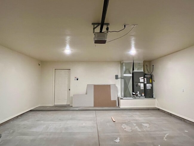 Building Photo - 1563 Ovalo Ct