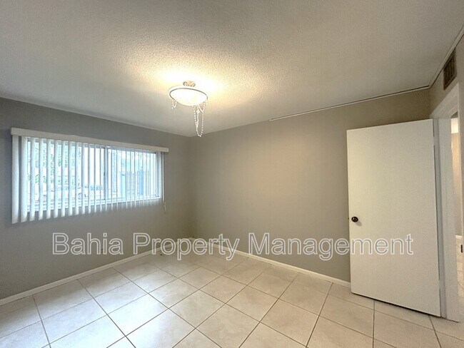 Building Photo - 4611 W Fig St