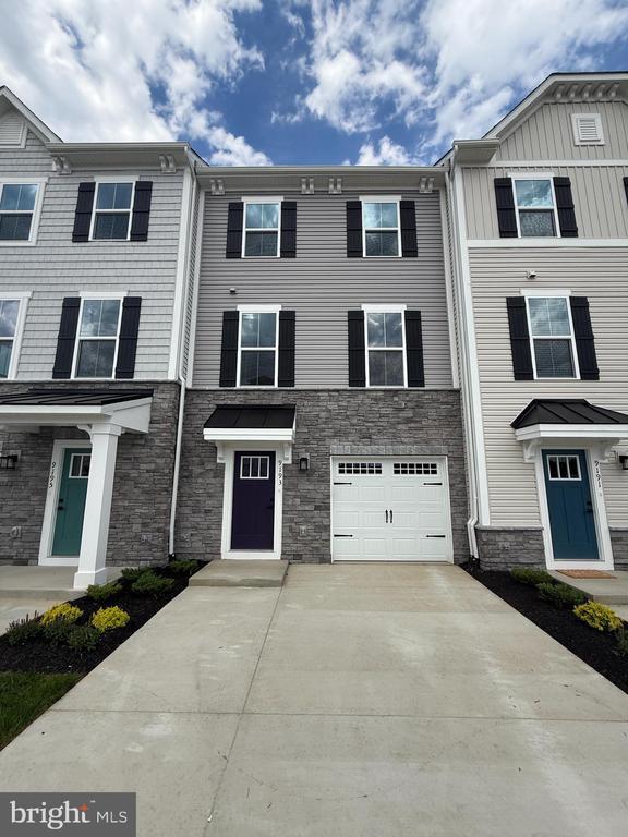 Building Photo - 9193 Edenderry Dr
